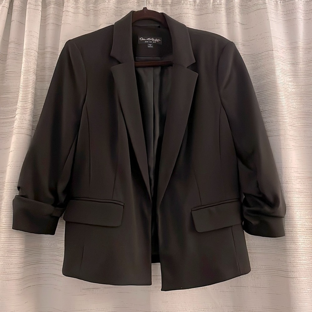 Black blazer with ruched sleeves - sz8